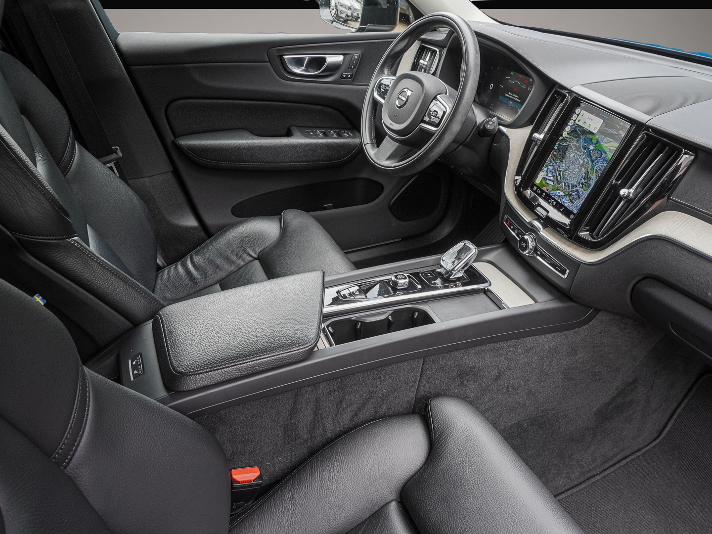 Volvo XC60 (12/2022, Benzin)