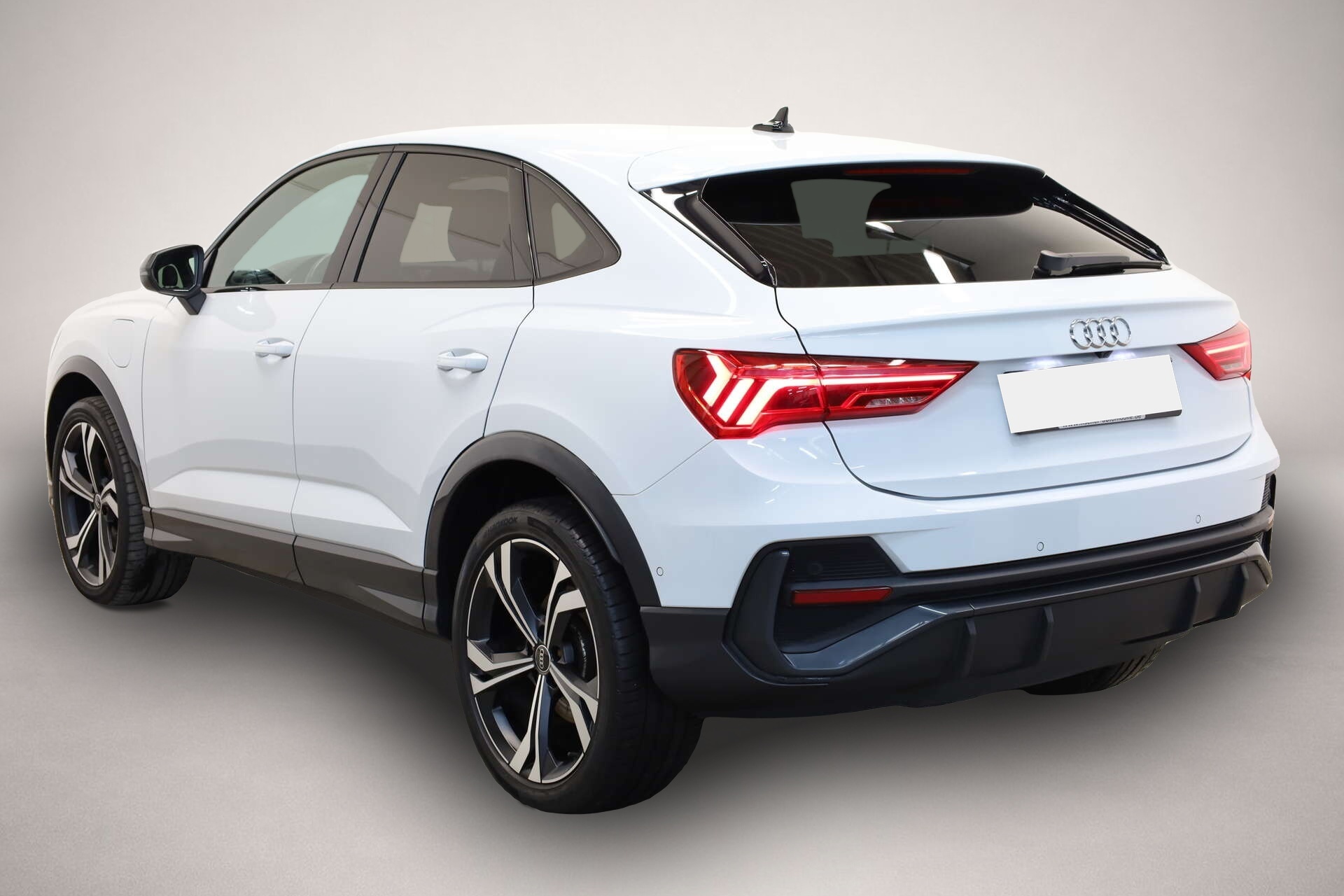 Audi Q3 (12/2022, Hybrid (Benzin/Elektro))