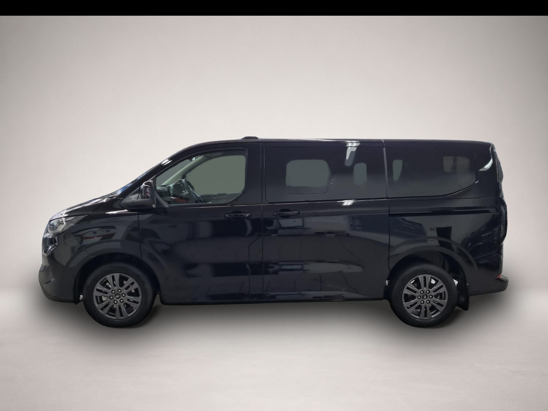 Ford Tourneo Custom (01/2026, Diesel)