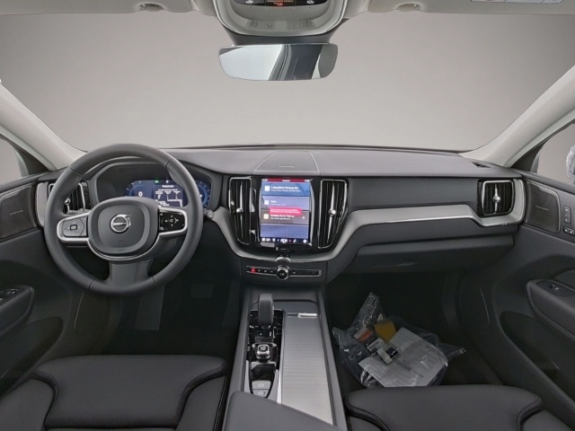 Volvo XC60 (03/2025, Benzin)