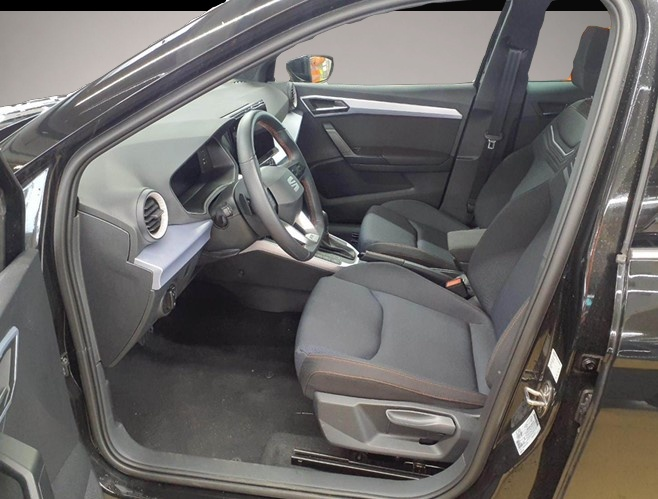 Seat Arona (11/2025, Benzin)