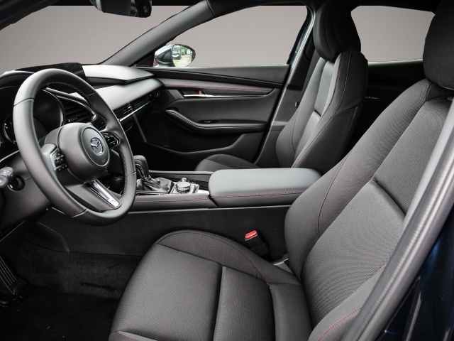 Mazda 3 (05/2026, Benzin)