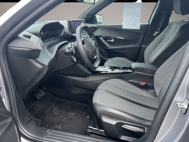 Peugeot 2008 (11/2023, Benzin)