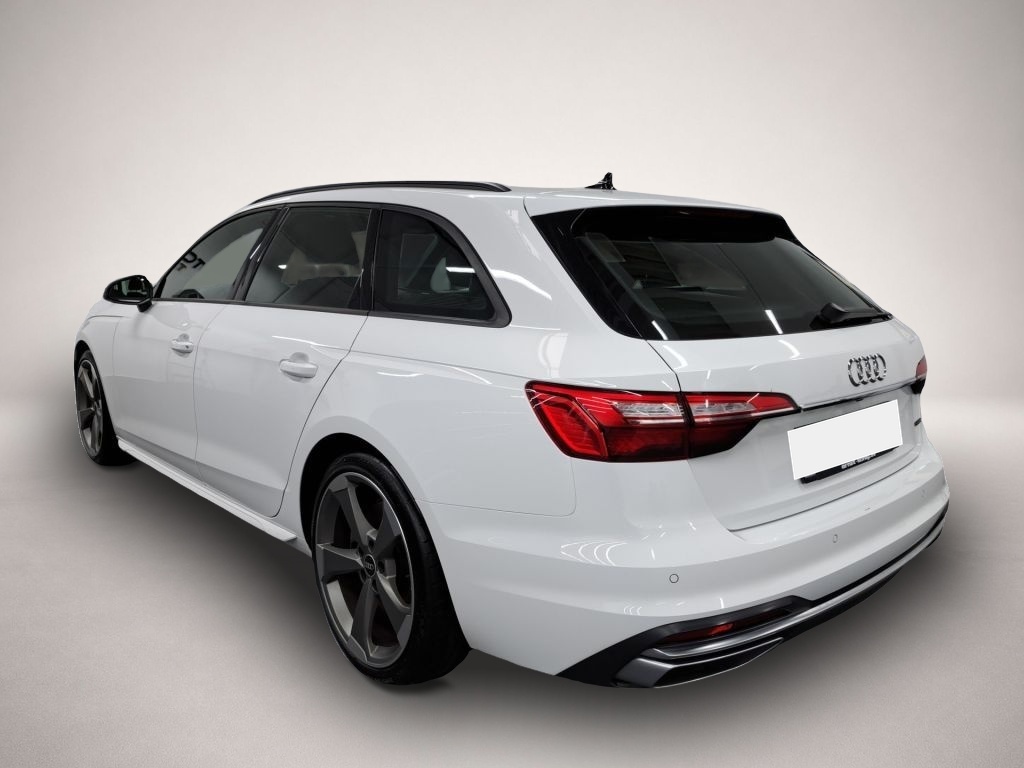 Audi A4 (02/2021, )