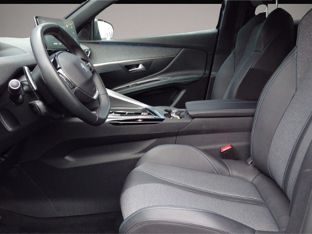 Peugeot 3008 (09/2023, Benzin)