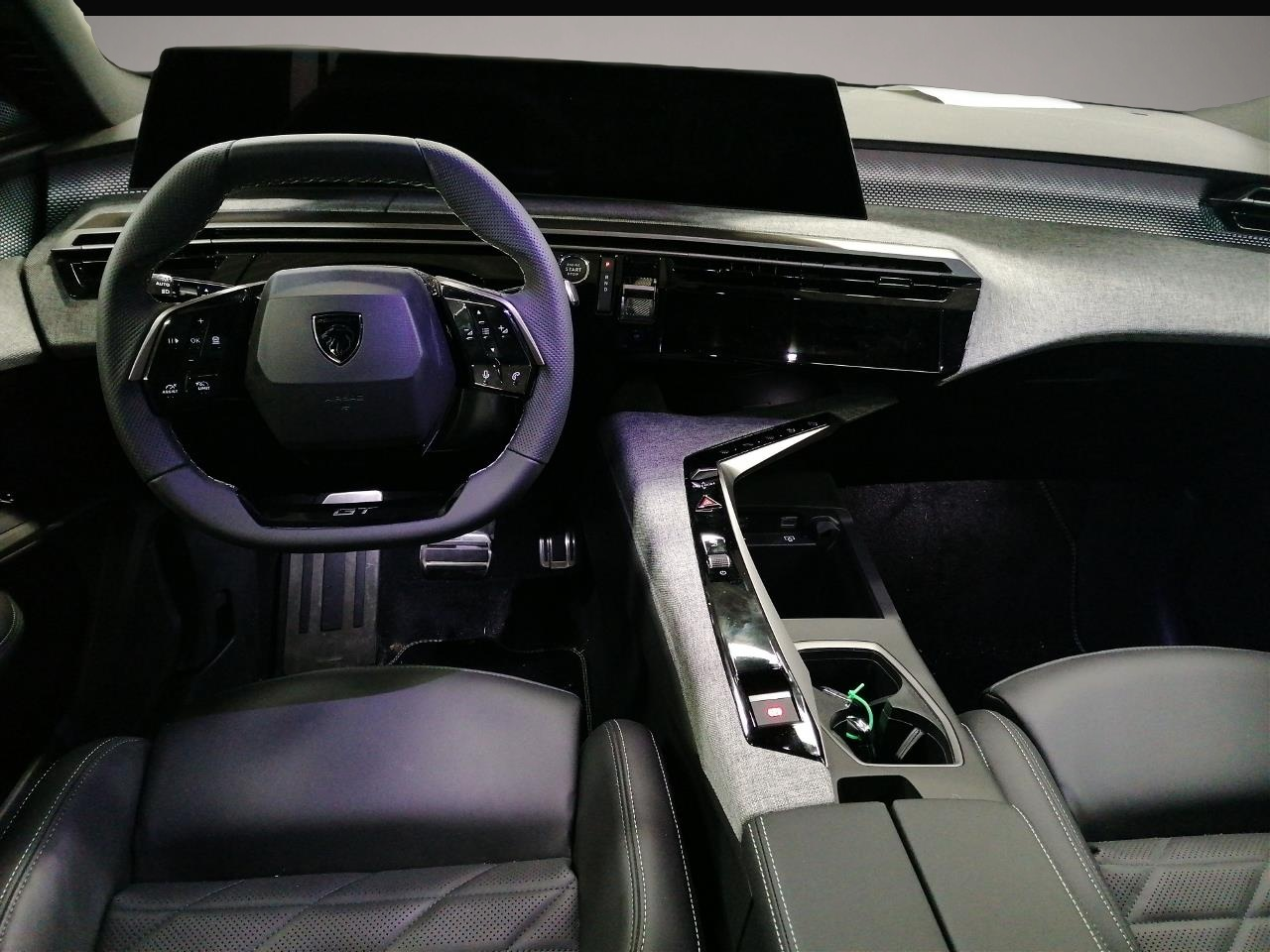Peugeot 5008 (04/2026, ELECTRIC)