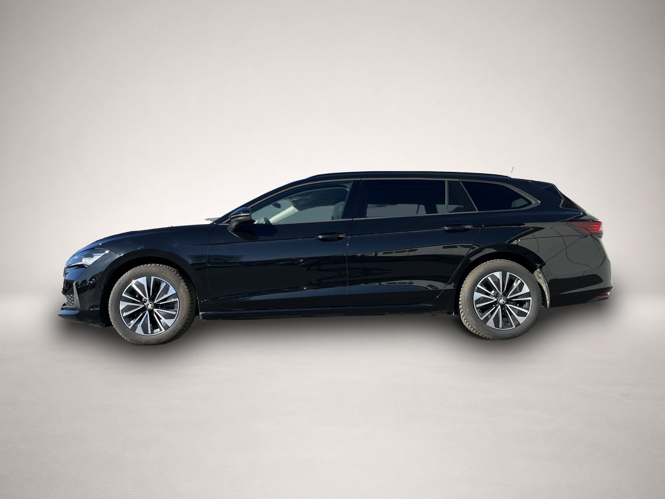 Skoda Superb (09/2025, Benzin)
