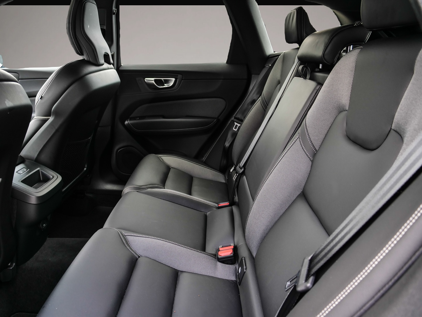 Volvo XC60 (11/2023, Benzin)
