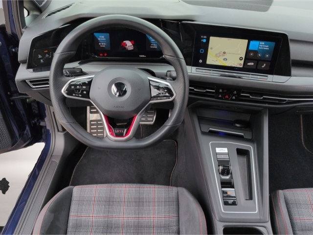Volkswagen Golf (04/2022, Benzin)