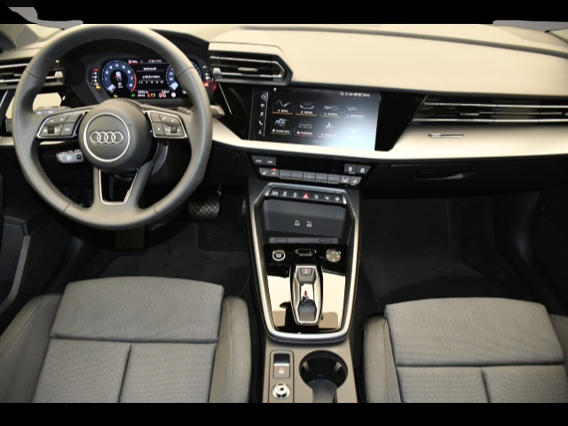 Audi A3 (03/2025, Benzin)