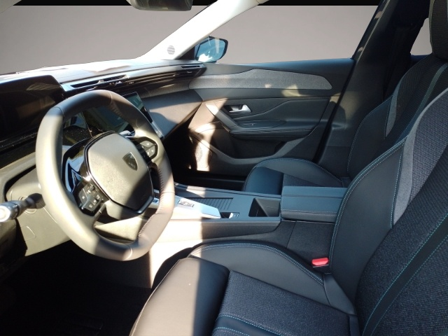 Peugeot 408 (10/2025, Benzin)