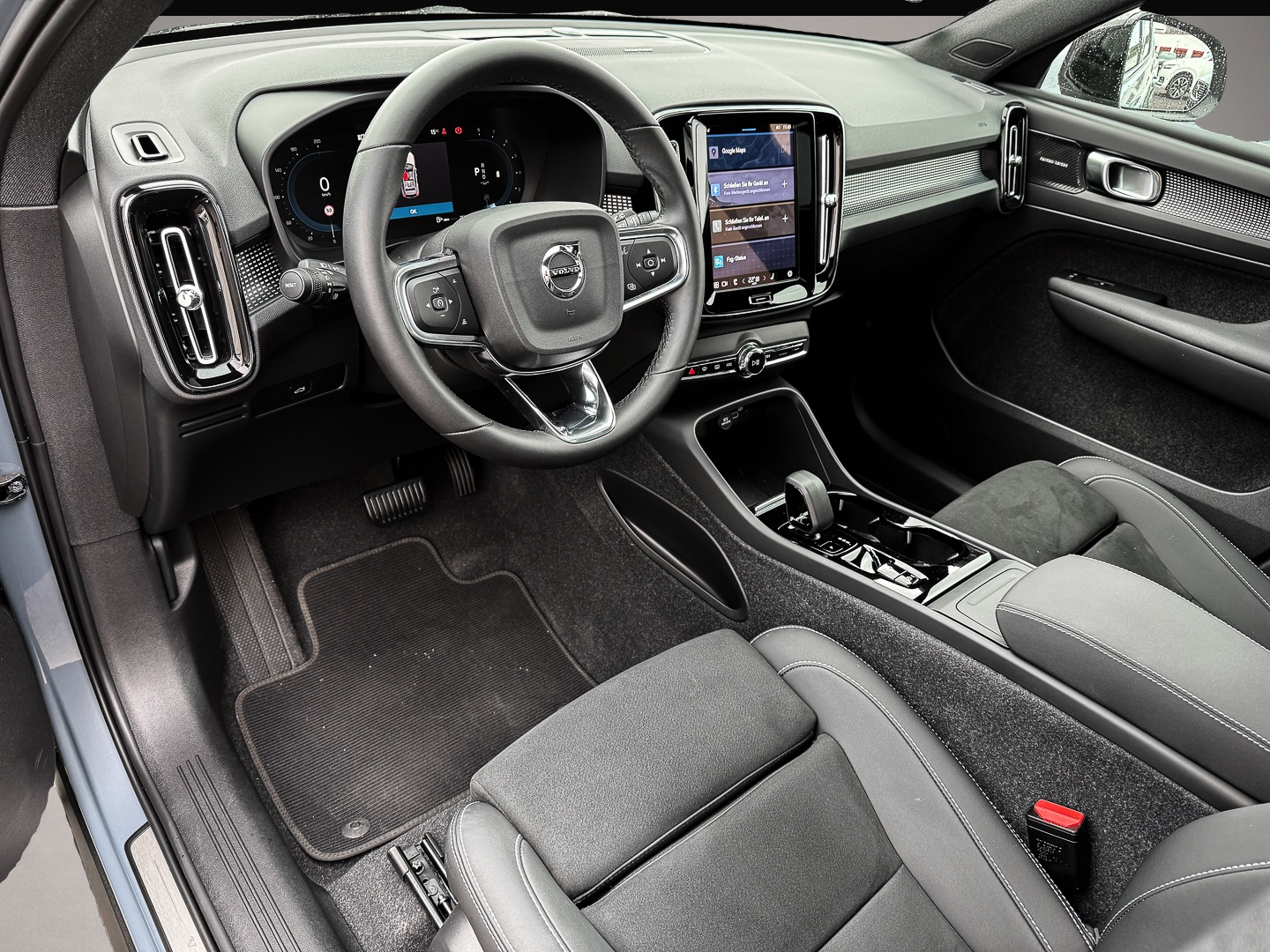 Volvo XC40 (12/2023, Benzin)