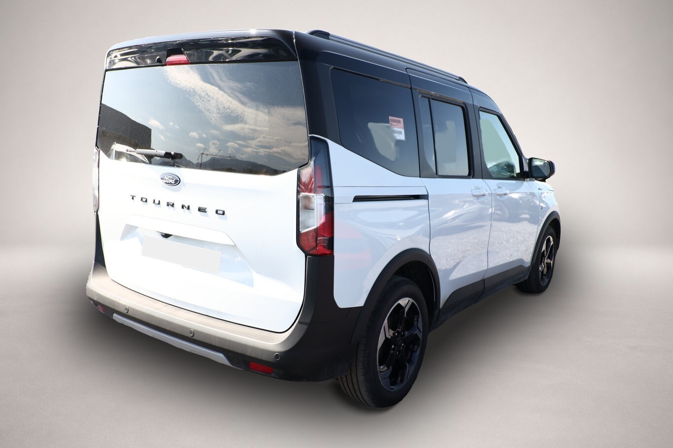 Ford Tourneo Courier (04/2026, Benzin)