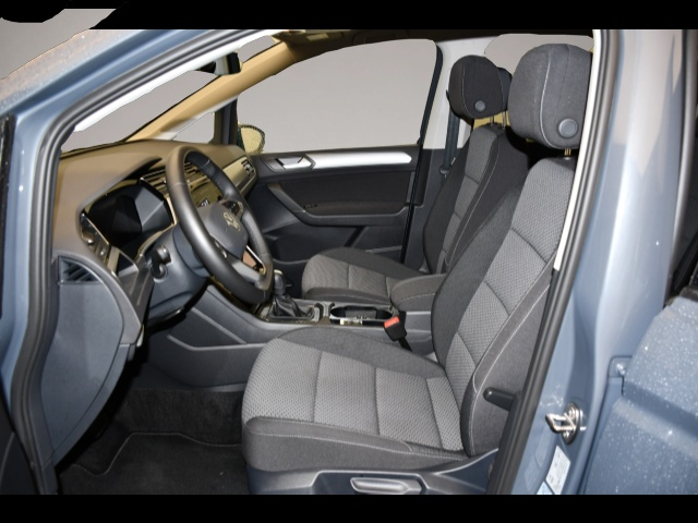 Volkswagen Touran (12/2025, Benzin)