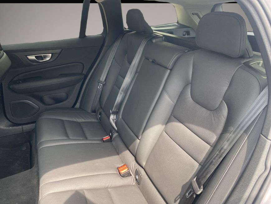Volvo V60 (11/2025, Benzin)