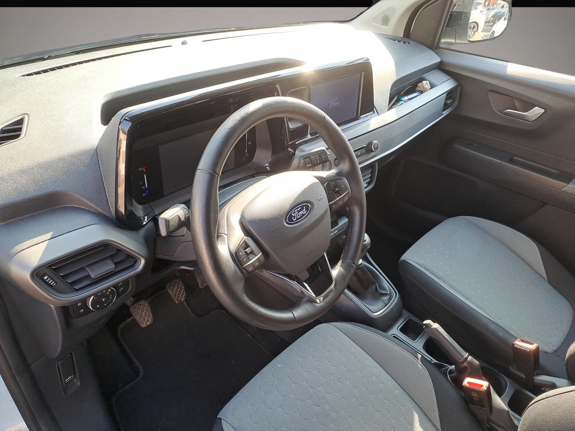 Ford Tourneo Courier (03/2024, Benzin)