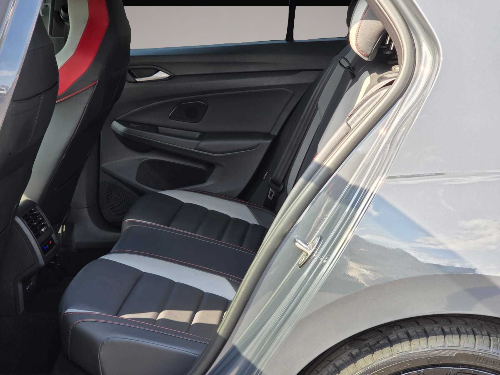 Volkswagen Golf (10/2024, Benzin)
