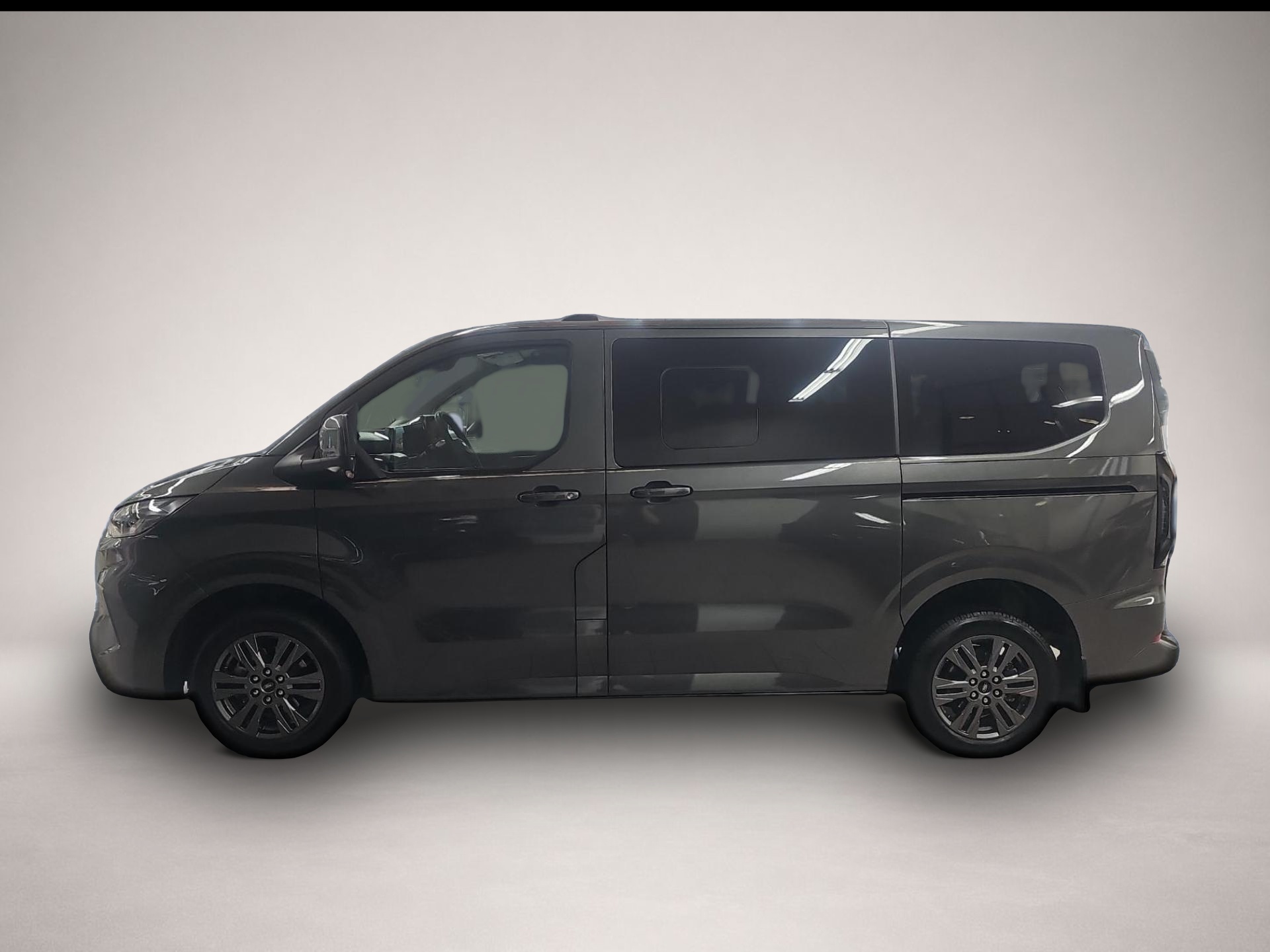 Ford Tourneo Custom (01/2026, Diesel)