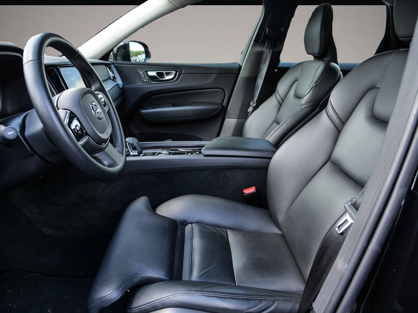 Volvo XC60 (04/2023, Benzin)