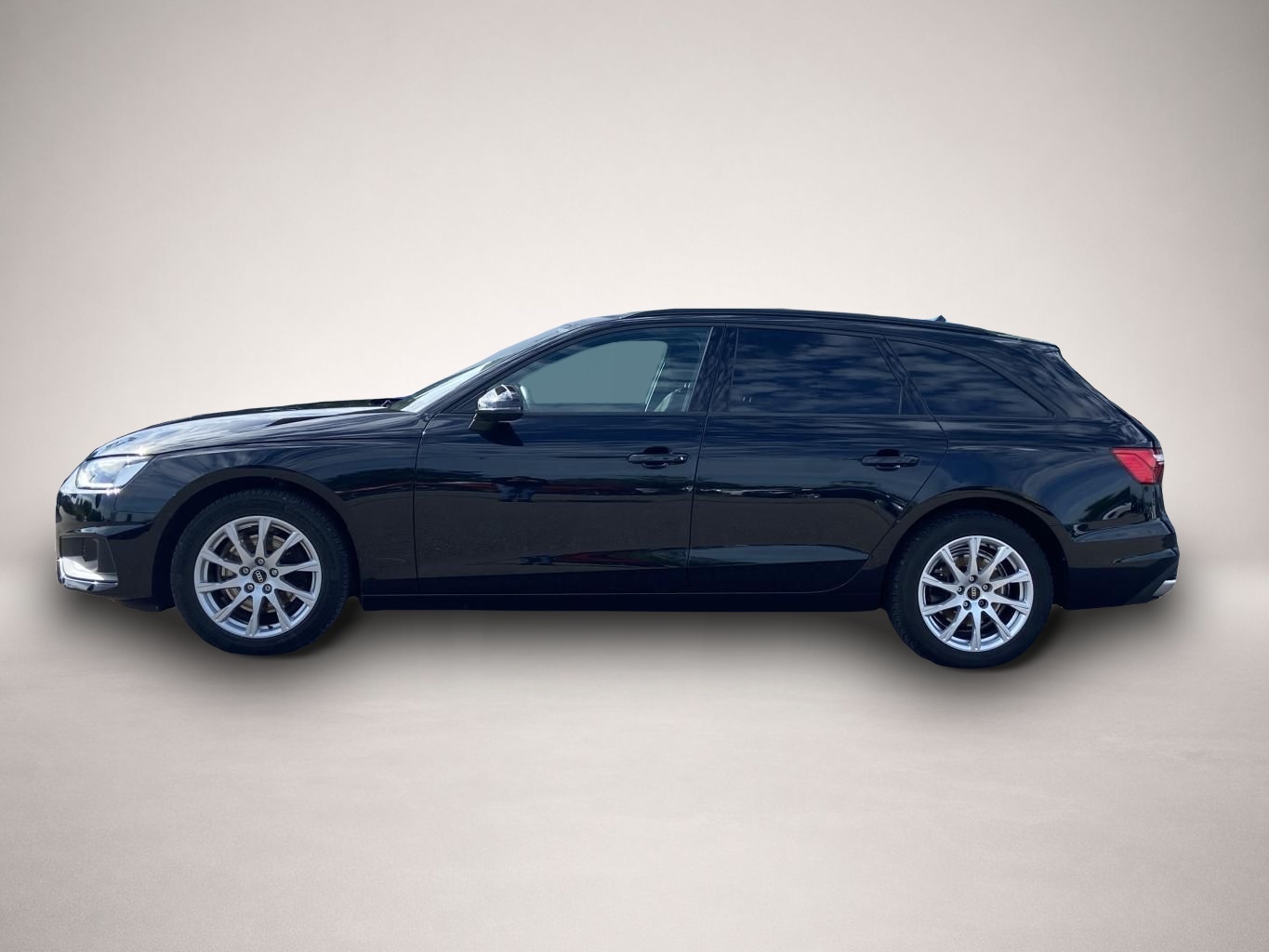 Audi A4 (08/2022, )
