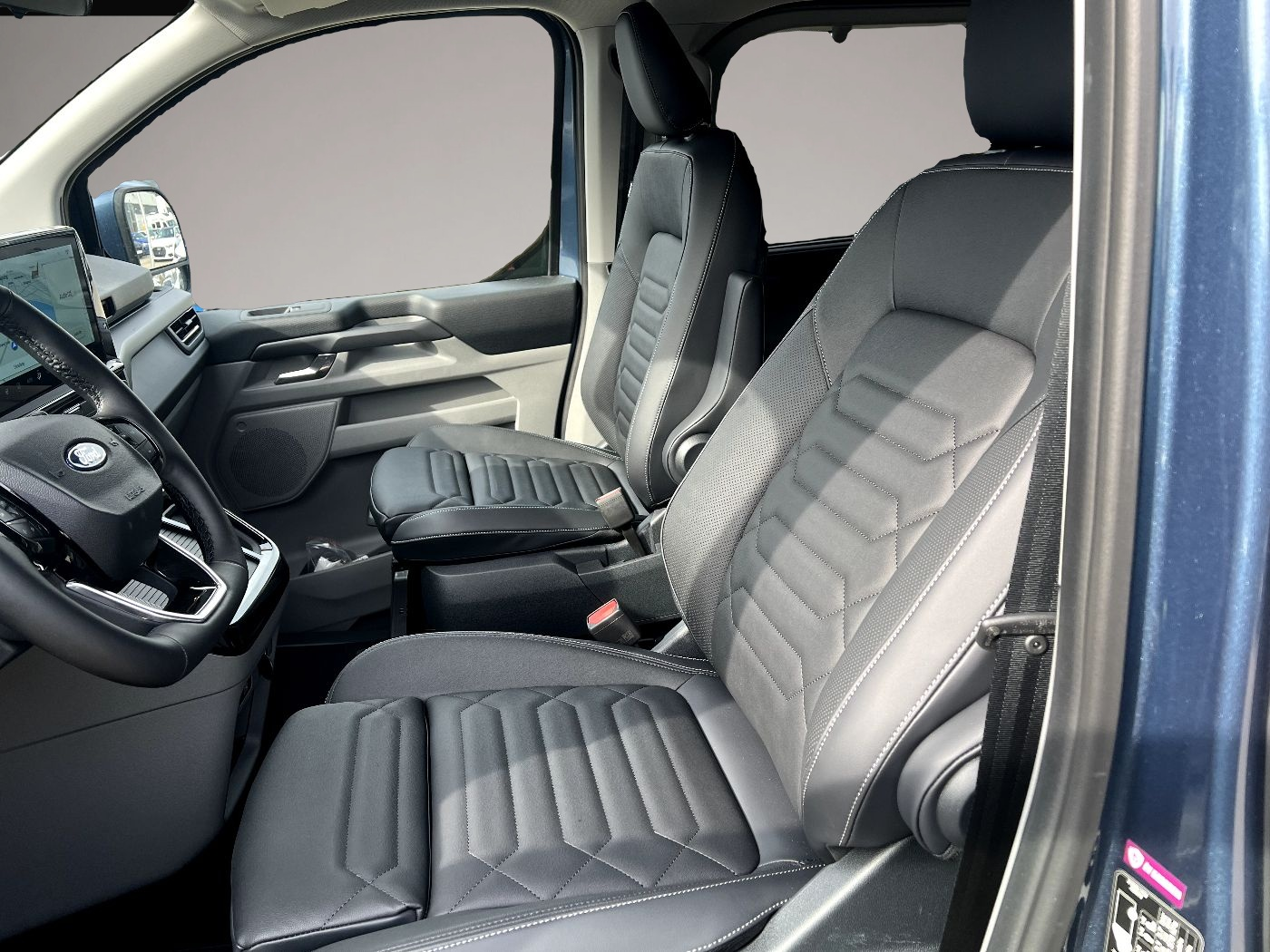 Ford Tourneo Custom (10/2025, Diesel)