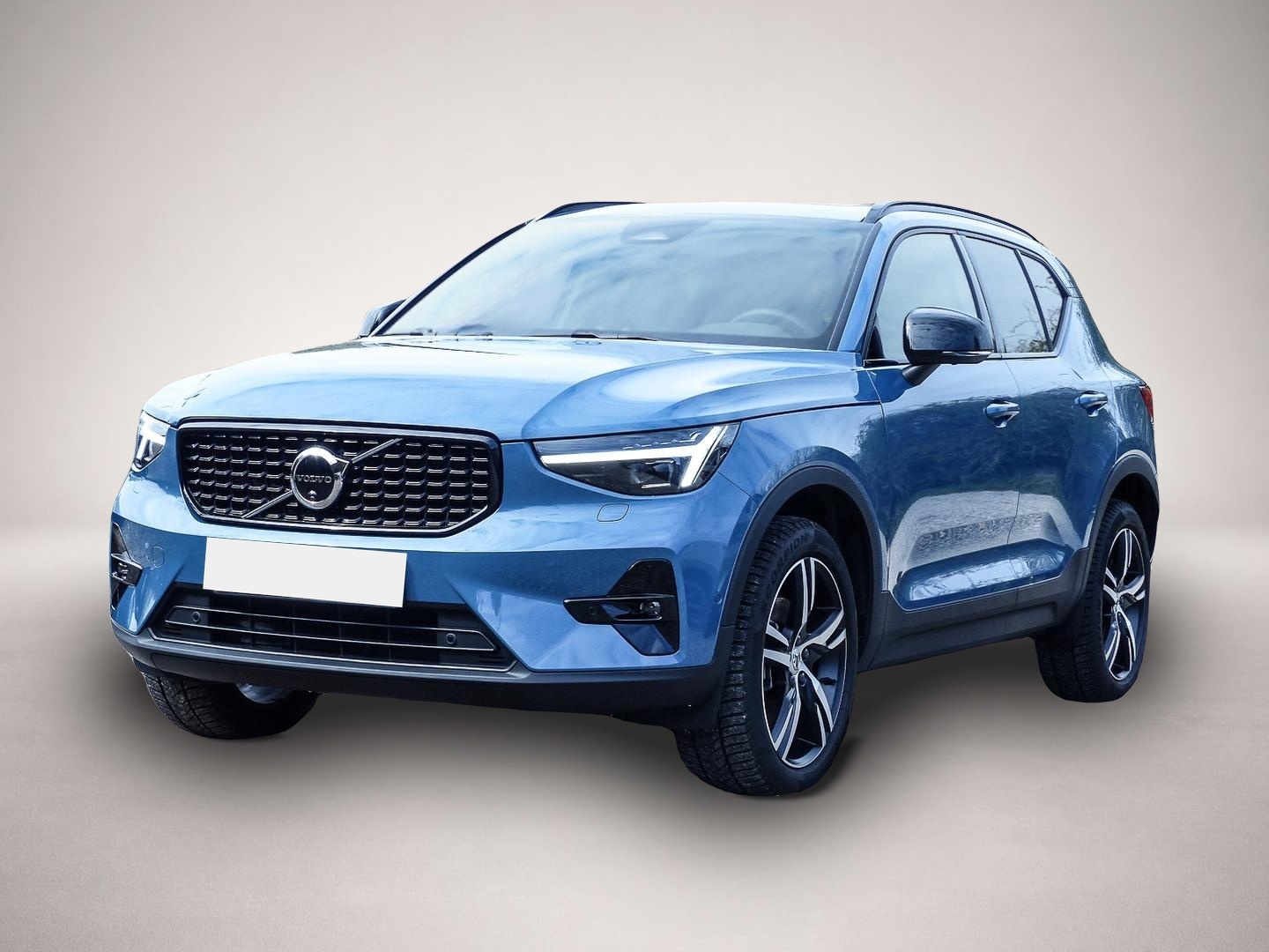 Volvo XC40 (06/2025, Benzin)