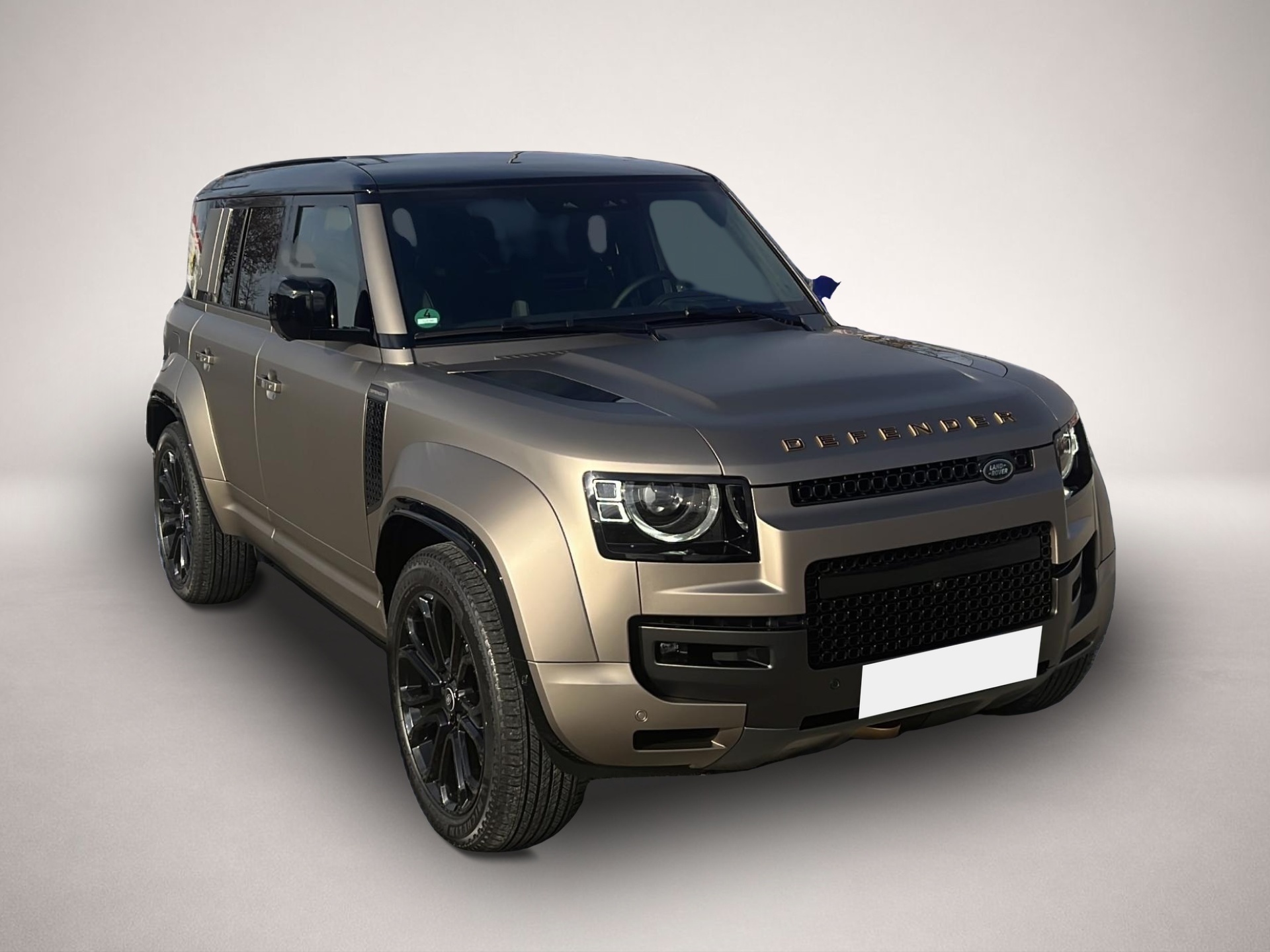 Land-Rover Defender (07/2025, Benzin)