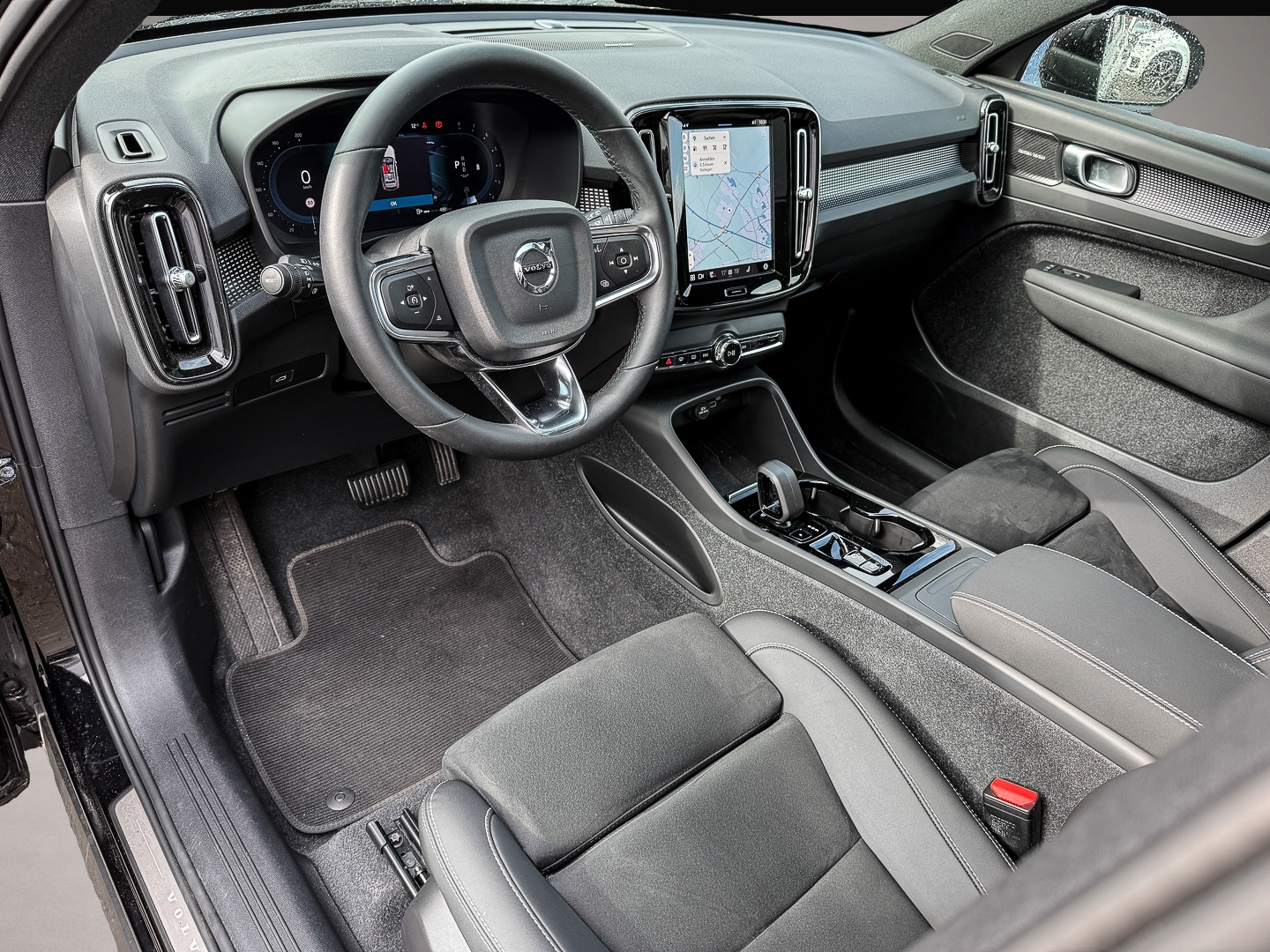 Volvo XC40 (12/2023, Benzin)