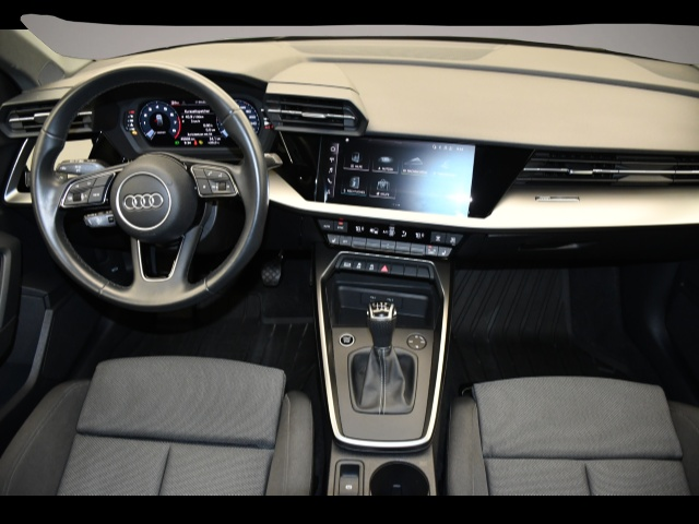 Audi A3 (10/2022, Benzin)