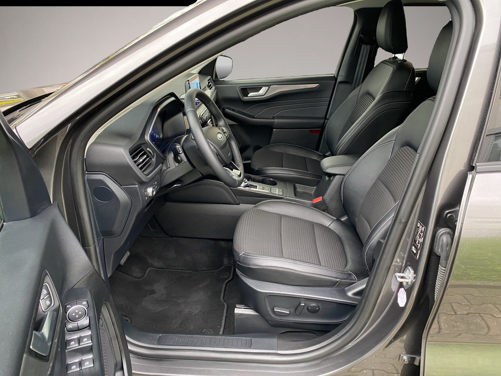 Ford Kuga (04/2022, )