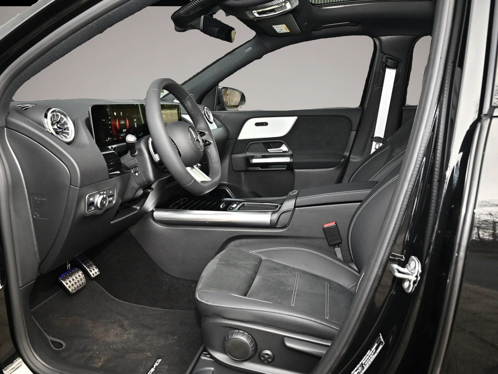 Mercedes-Benz GLA 200 (02/2026, Benzin)