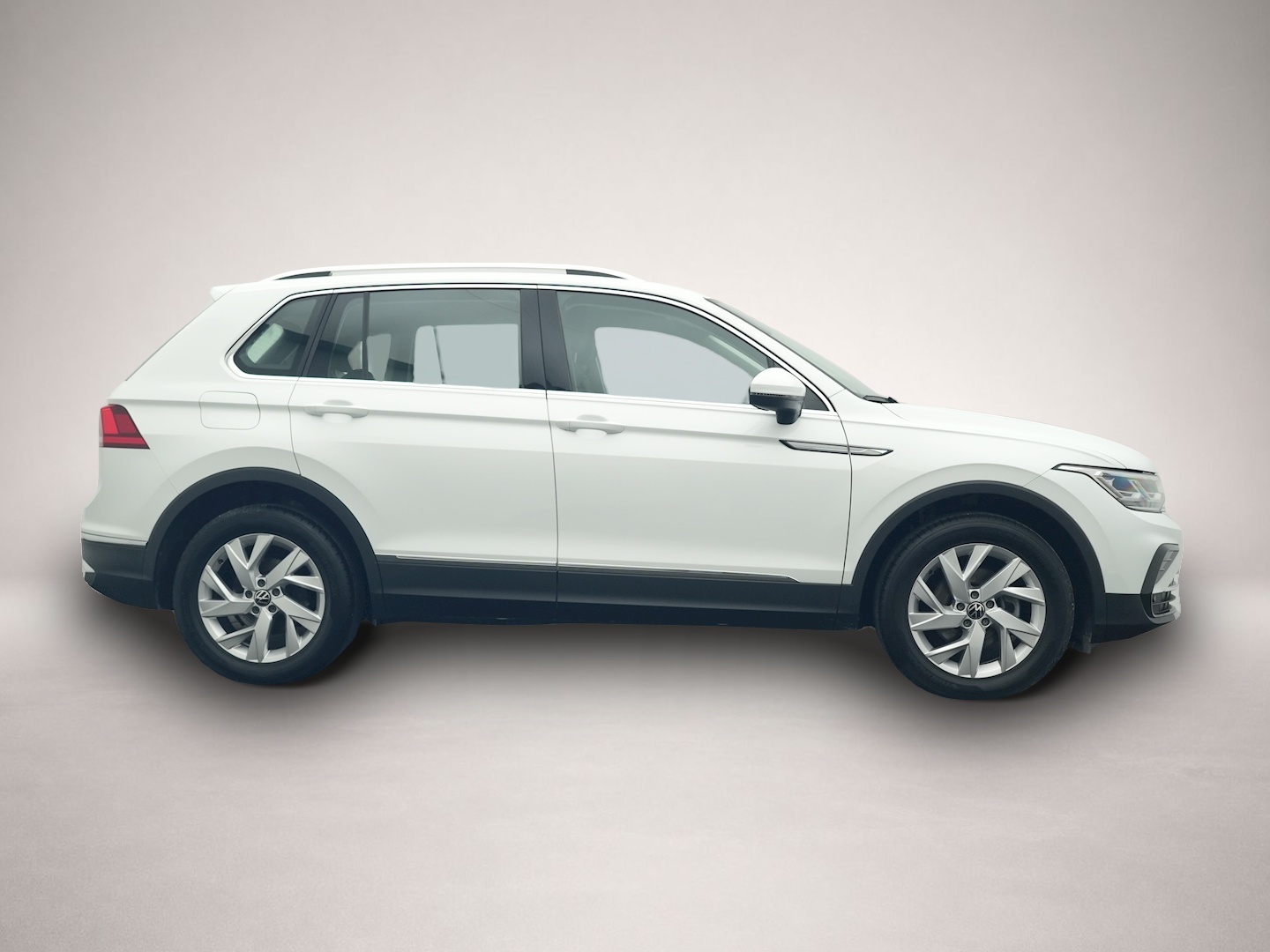 Volkswagen Tiguan (03/2023, Benzin)