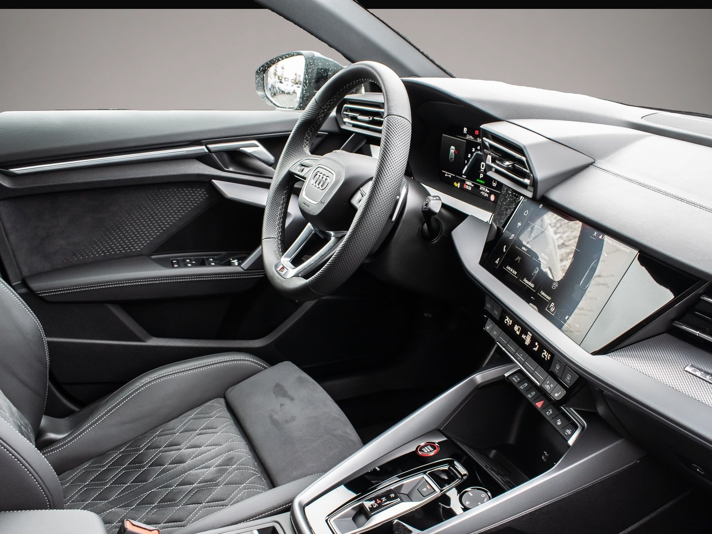 Audi quattro (04/2025, Benzin)