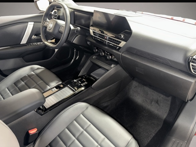 Citroen C4 (12/2025, Benzin)