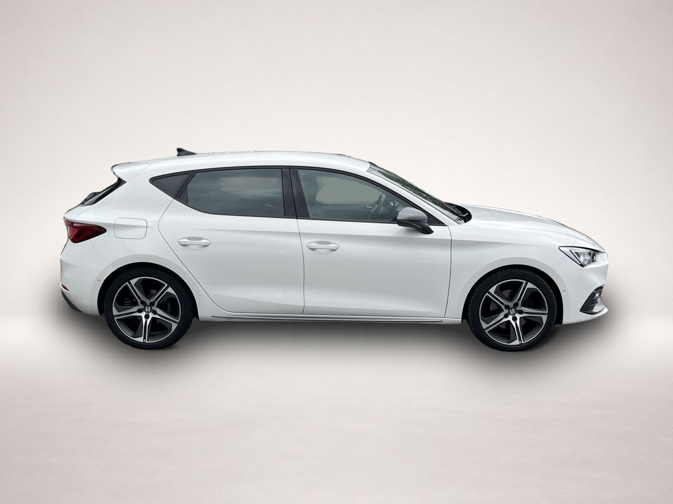 Seat Leon (06/2023, Benzin)