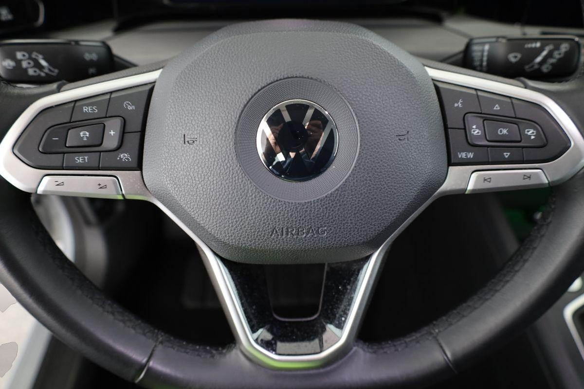 Volkswagen Golf (06/2022, Benzin)