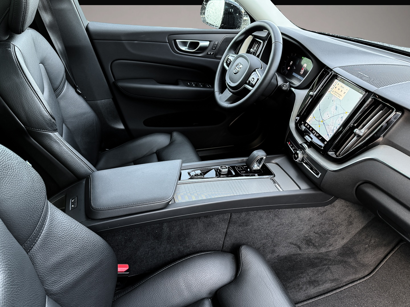 Volvo XC60 (12/2023, Benzin)
