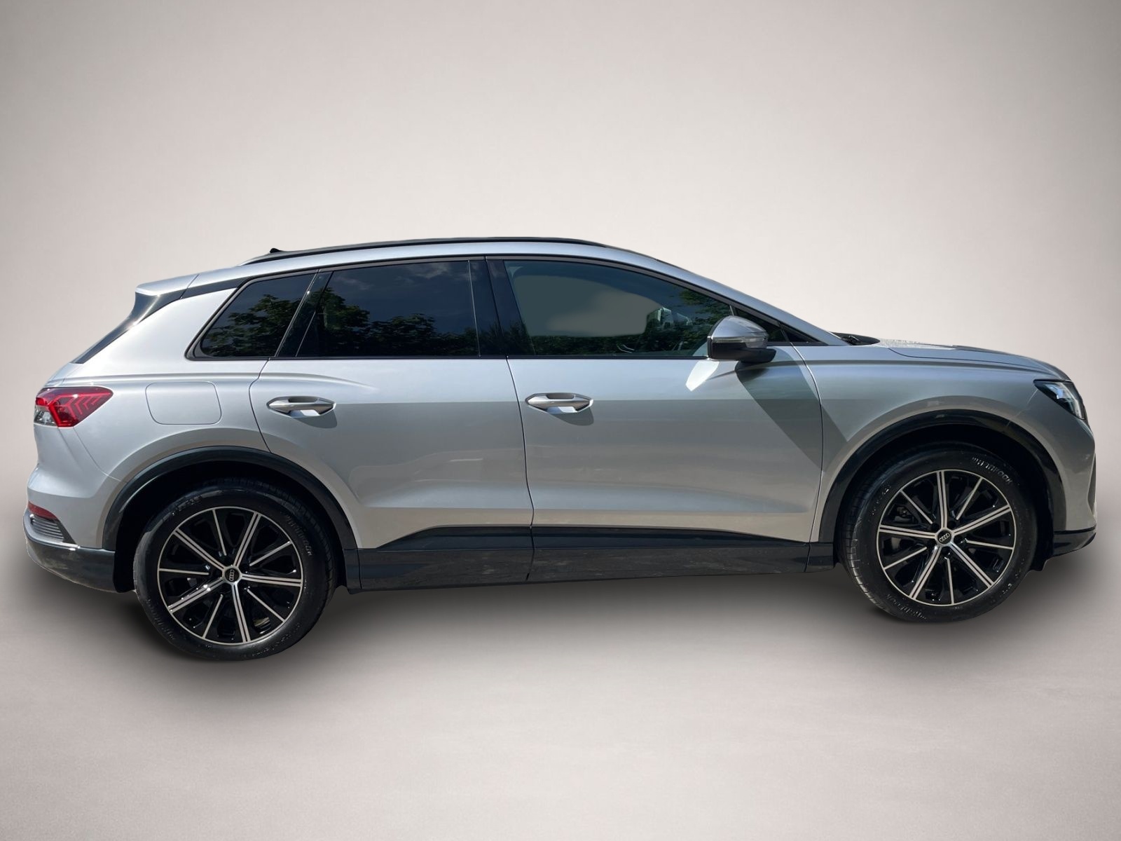 Audi Q4 e-tron (09/2025, ELECTRIC)
