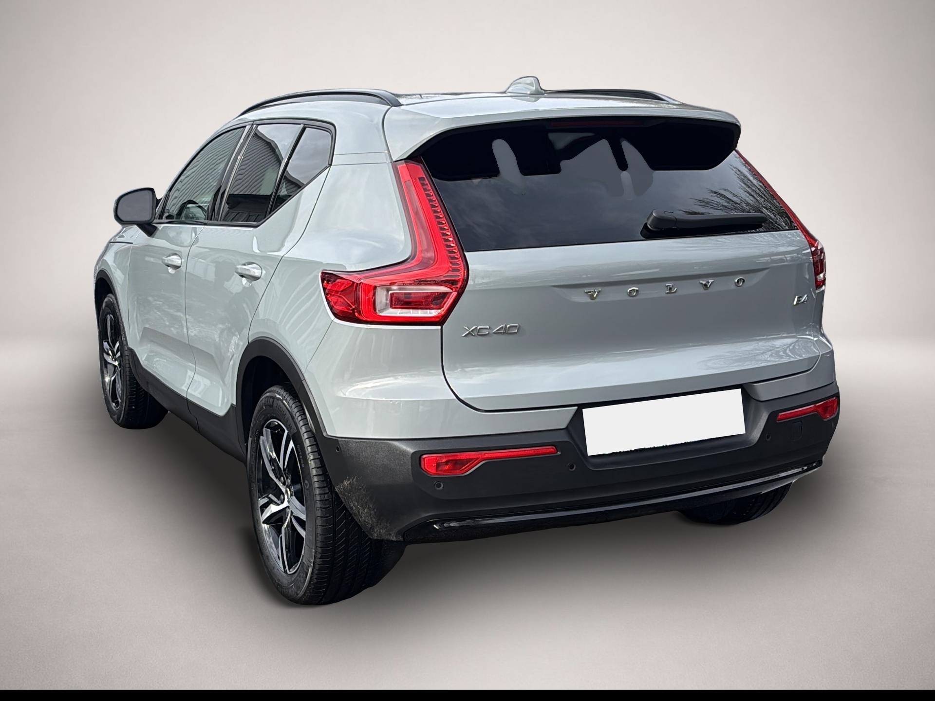 Volvo XC40 (06/2025, Benzin)