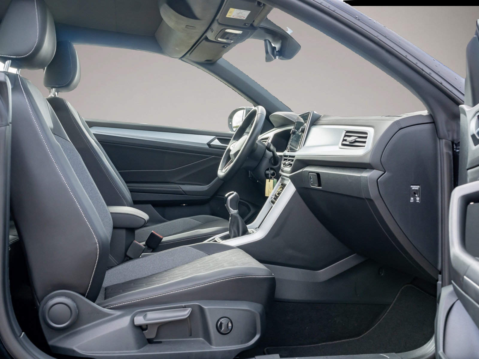 Volkswagen T-Roc (05/2025, Benzin)