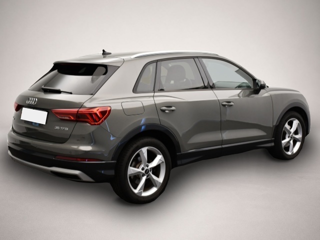 Audi Q3 (09/2022, Benzin)