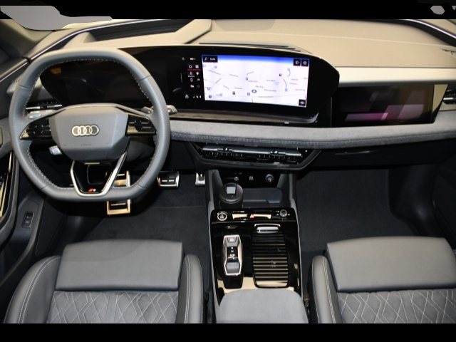 Audi Q6 e-tron (10/2025, ELECTRIC)