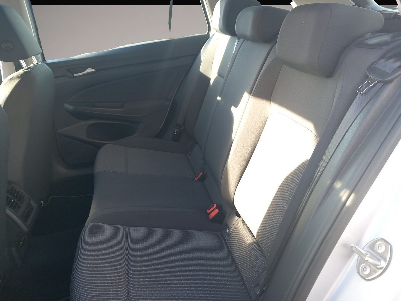 Volkswagen Golf (09/2021, Benzin)