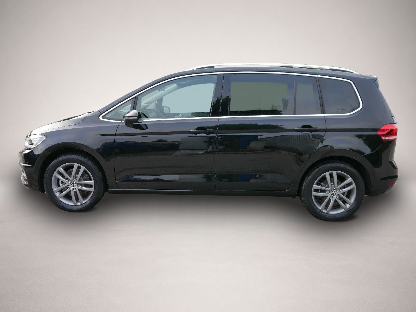 Volkswagen Touran (06/2026, Benzin)