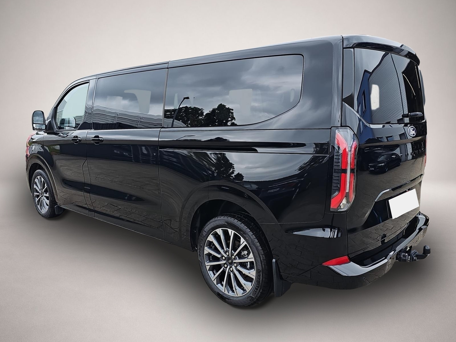 Ford Tourneo Custom (02/2026, Diesel)