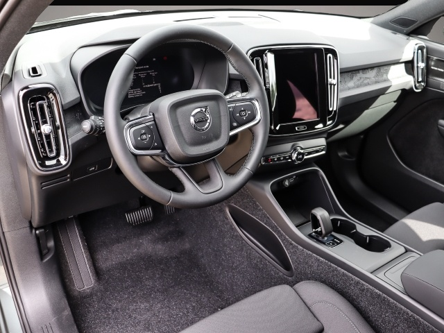 Volvo EX40 (09/2025, ELECTRIC)