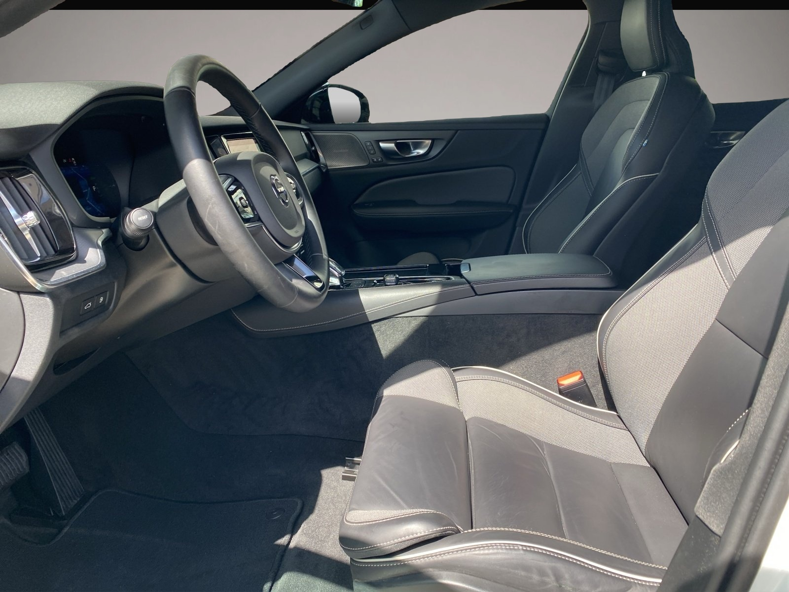 Volvo V60 (06/2024, )