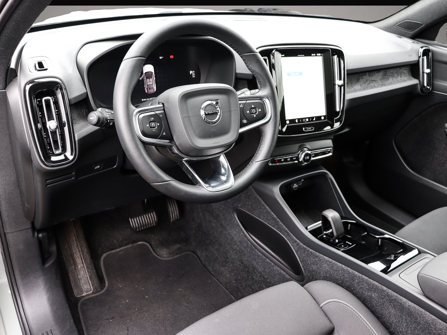 Volvo C40 (04/2024, ELECTRIC)