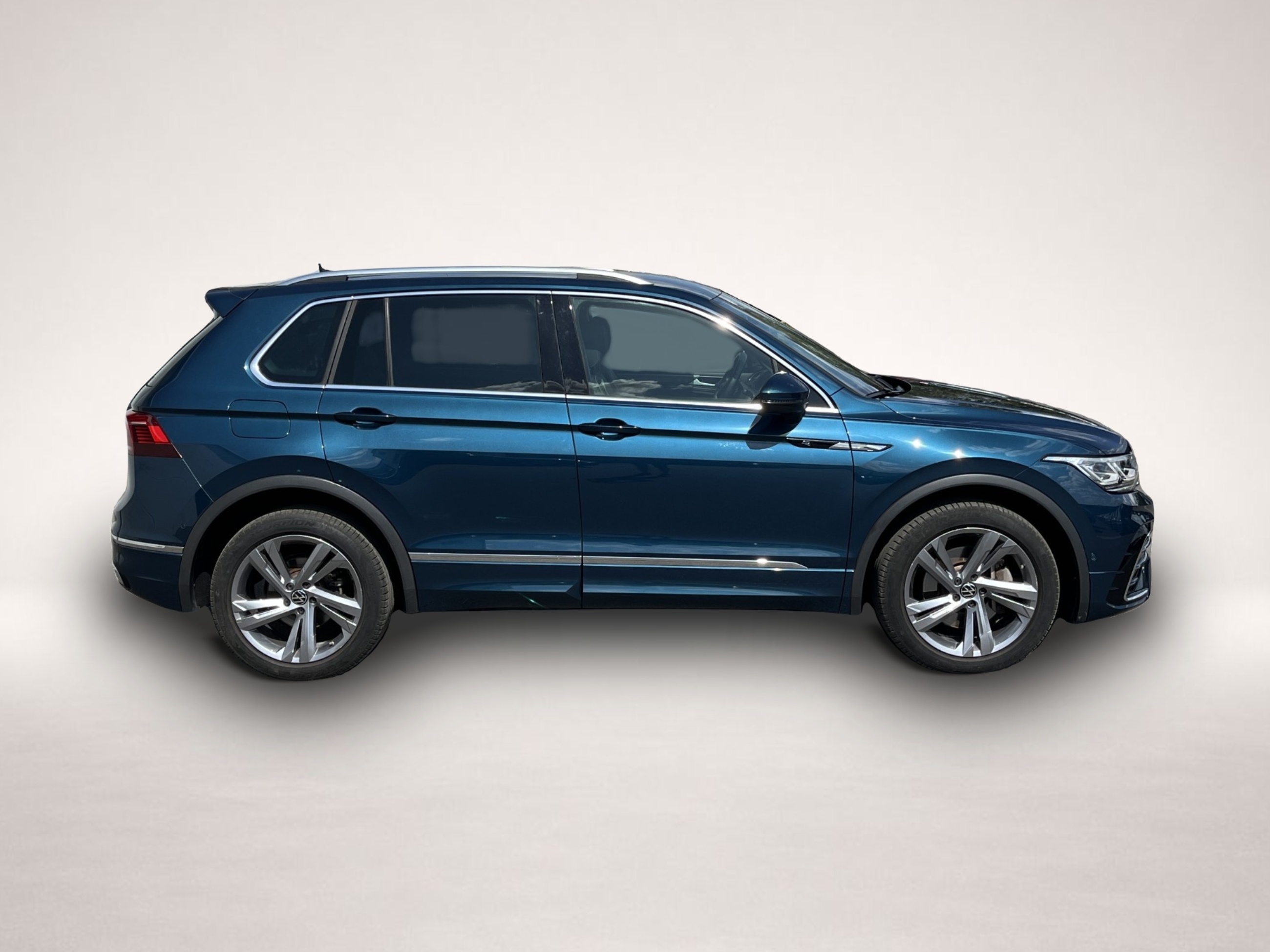 Volkswagen Tiguan (07/2022, Benzin)