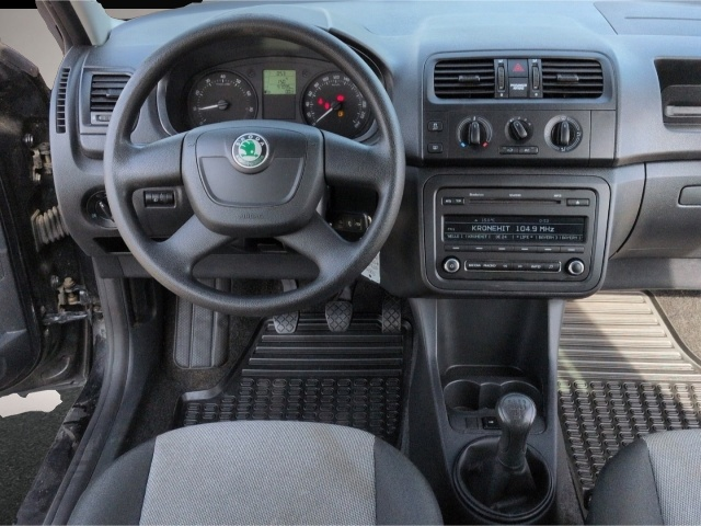 Skoda Fabia (12/2011, Benzin)
